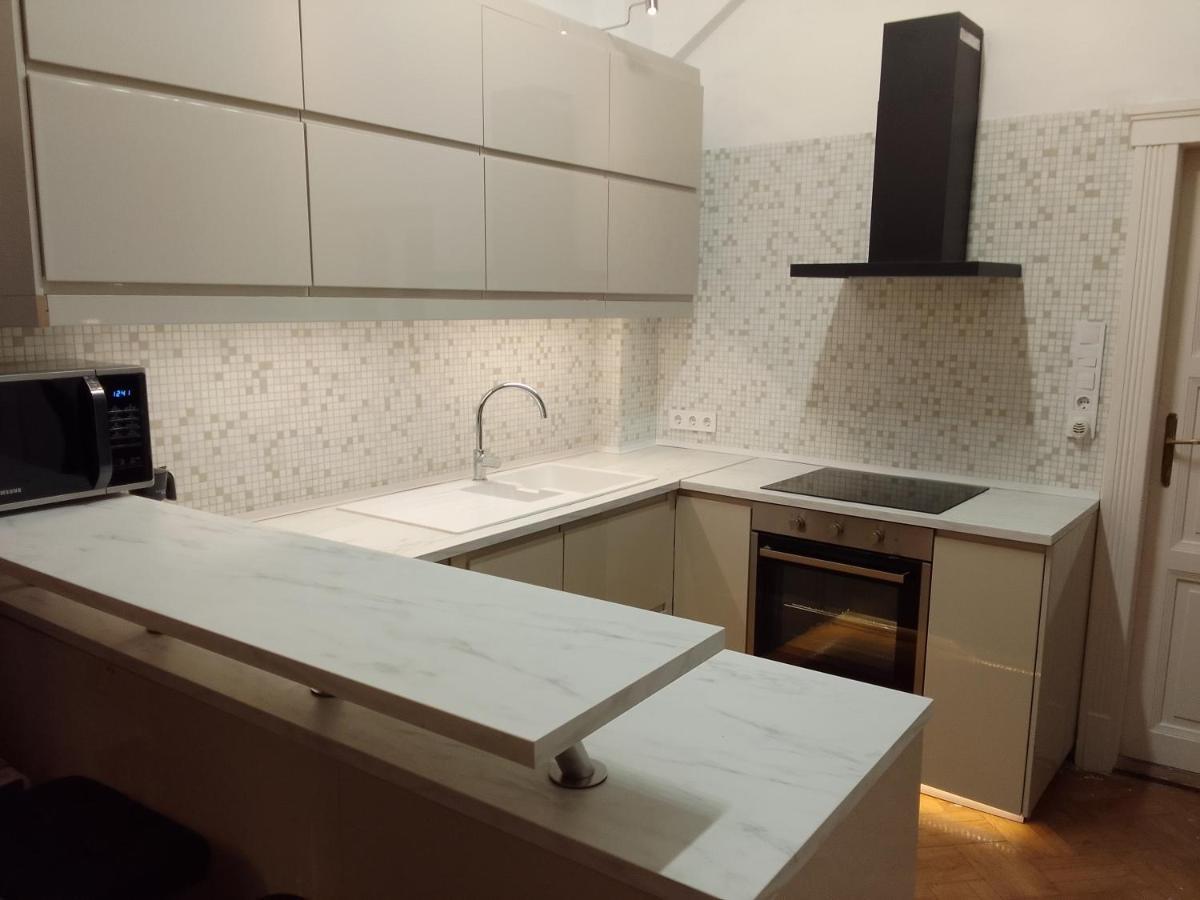 Parkside Large Modern Garden View Апартаменти