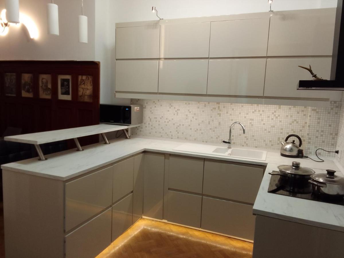 Апартаменты Parkside Large Modern Garden View *